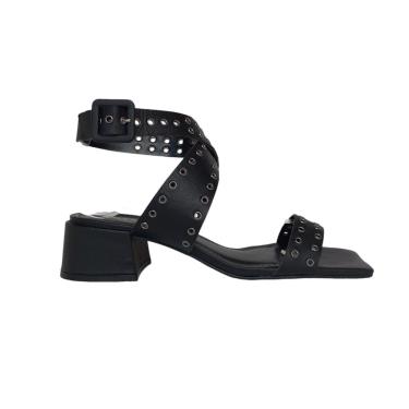 Imagem de Sandália Feminina em Couro Preta Tiras Rebite Salto Baixo