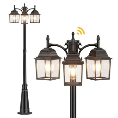 Imagem de Aoceley Luminária De Poste Externa Dusk To Dawn Com 3 Cabeças, Iluminação Rua Vintage Painéis Vidro Transparente, À Prova D'Água Para Quintal, Jardim E Entrada Veículos (Base E26, Lâmpadas Não Inclu