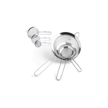 Imagem de Peneira de Cozinha em Aço Inox, 20cm de Diâmetro, 35cm de Altura, Malha Fina, com Cabo Longo e Apoio Lateral, 80g