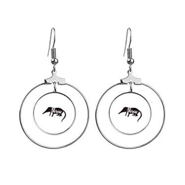 Imagem de Shrews Brincos de animal preto e branco com argola pendurada, joia circular