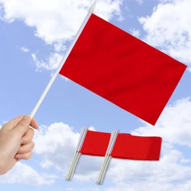 Imagem de Mini bandeira vermelha pacote com 12 - Bandeiras pequenas em branco vermelhas sólidas em miniatura - Cores vivas e resistentes ao desbotamento - 12 x 20 cm com mastro sólido e topo de lança