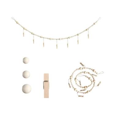 Imagem de Expositor De Fotos Em Cordão De Madeira Com Contas Coloridas E Franjas