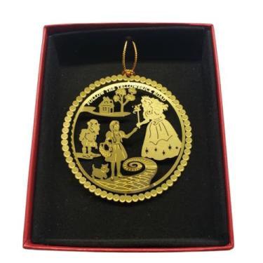 Imagem de Enfeite de Natal do Mágico de Oz Siga a Estrada de Tijolos Amarelos Glinda Munchkin Dorothy Toto