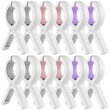 Imagem de Senbowe Pacote com 12 clipes de toalha de praia, clipes para cadeira de piscina, alfinetes de roupas de plástico resistente, clipes de secagem de colcha, clipes de roupas à prova de vento, mantenha