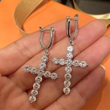 Imagem de Brincos de pingente de cruz de zircônia cúbica modernos para mulheres, joias de luxo, 1.62, Latão, Zircônia cúbica