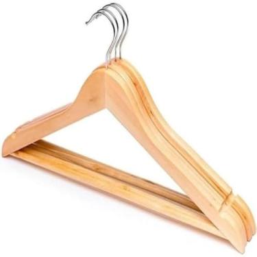 Imagem de Cabides de madeira resistente para roupas, otimizando seu guarda-roupas, elegantes, finos.