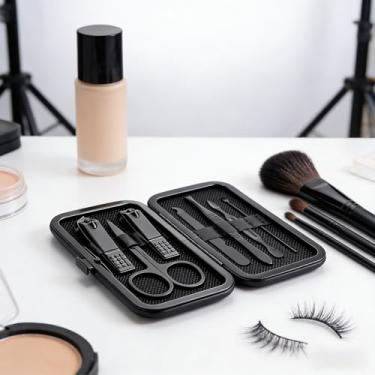 Imagem de Conjunto de 7 cortadores de unha, conjunto de manicure e kit de pedicure, cortadores de unhas e unhas de aço inoxidável, ferramentas profissionais de cuidados com unhas com estojo de viagem luxuoso