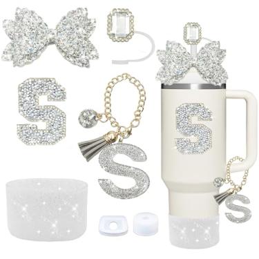 Imagem de Conjunto de acessórios para copos Stanley de prata, 7 peças, decorações de iniciais para Stanley Cup 850 g/1,134 g, inclui tampa de canudo de joia, tampa à prova de derramamento, pingente de alça
