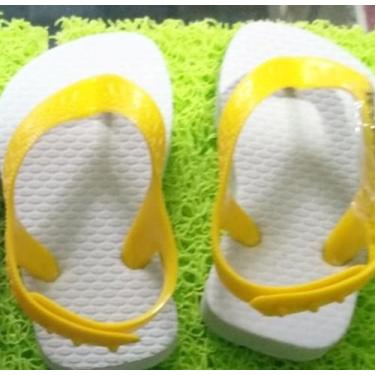 Imagem de Chinelos Apaju de borracha tipo Havaianas infantil., Branco tira amare