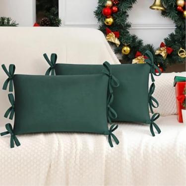 Imagem de Frienda 2 peças de capas de almofada de Natal verdes 35,5 x 50,8 cm de veludo, decorativas, com laços, retangulares, verde-escuras, capas de almofada para sofá-cama, sofá, sala de estar, cadeira