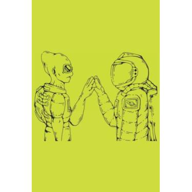 Imagem de Alien Notebook: Octarine Yellow Matte Finish Lined Journal, 120 Pages, 6 x 9, Gift For Thinkers, List Makers and Doers (Alien Journal)