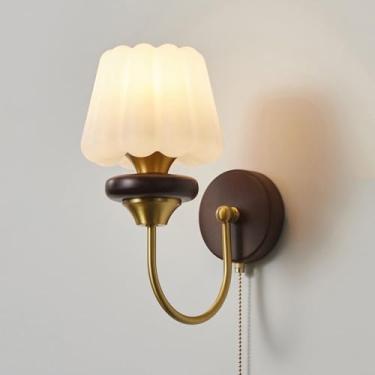 Imagem de Arandela de parede moderna de madeira com abajur de PE em formato de abóbora, luminária de cabeceira de parede retrô de latão com interruptor de corrente, luminária de decoração artística de