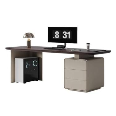 Imagem de Mesa de trabalho Mesa de escrita para laptop com gavetas e tomadas carregamento em marrom nogueira, estação trabalho armazenamento arquivos para escritório doméstico(M)