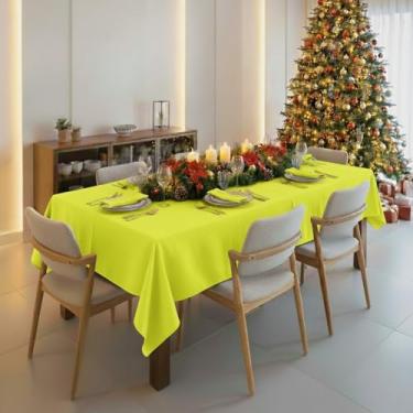 Imagem de Este conjunto de toalha de mesa de duas peças mede 2,00 x 1,40 metros e é feito de tecido Oxford premium com bordas reforçadas(Amarelo Claro)