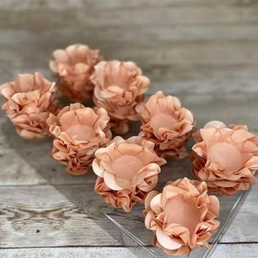 Imagem de Kit com 120 Forminhas para Doces Finos Modelo Flor Luxo – Linha Style – Ideal para Casamentos, Festas e Decoração de Mesa Elegante(SAARA,120 UNIDADES)