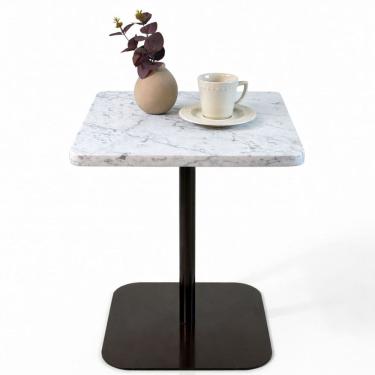 Imagem de Mesa Lateral Atria base laca marrom Quadrada Tampo Mármore Carrara
