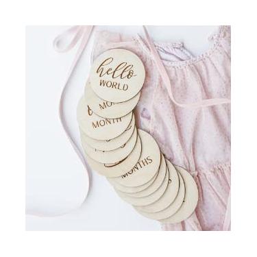 Imagem de White Loft Cartões de marco mensais para bebês – 13 cartões de marco de bebê mensal de bétula leve de recém-nascido a 1 ano – Marcos mensais de madeira – Presentes para sessão de fotos de bebê – Presentes para recém-nascidos..