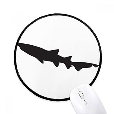 Imagem de Tapete de mouse redondo para computador com desenho de peixe e desenho de tubarão preto