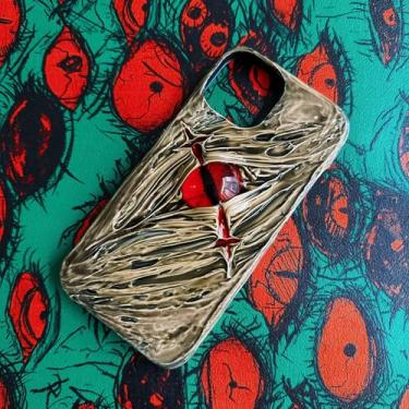 Imagem de Unitvbba Capa de telefone gótica 3D feita à mão com olho de monstro – ajuste personalizado para todos os modelos de telefone – exclusiva para fãs de terror, cosplay, amantes da estética escura