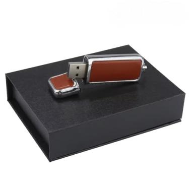 Imagem de PENDRIVE PERSONALIZADO REVESTIDO DE COURO COM USB 3.0, ACOMPANHADO DE UMA CAIXA PARA PRESENTES. (VERMELHO, 16, GB)