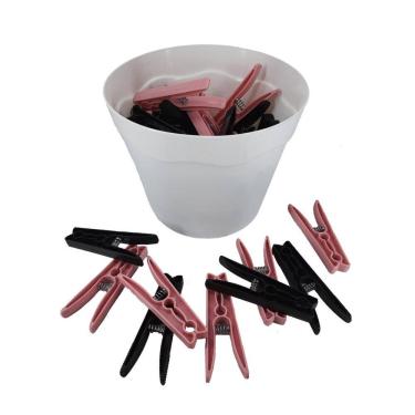 Imagem de Cesto Branco Pregadores De Roupas Plástico Preto Com Rosa