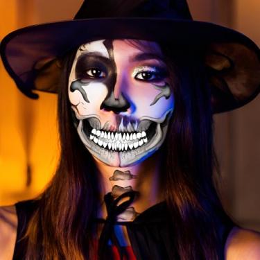 Imagem de Tatuagens de boca falsa estilo filme de terror - Decalques realistas assustadores de lábios e dentes com caveira, tatuagem de mão