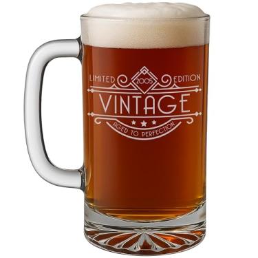 Imagem de Caneca de cerveja de vidro gravada vintage 2005 473 g – Presentes de feliz aniversário de 21 anos, decorações homens mulheres rapaz, completando 21 anos, artigos de lembrancinhas de festa de