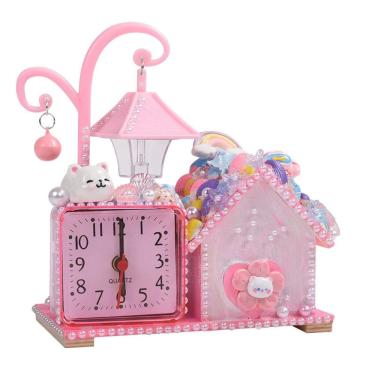 Imagem de Despertador Creative Pink com lâmpada e design de casa decorado