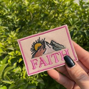 Imagem de Patch Faith Pink 7,6 cm Montanha Cristão Jesus Religioso Versículo Bíblico Escritura Ferro On/Costurado Tecido Bordado Aplique Remendos para Caminhoneiro Chapéus Roupas Mochila DIY Acessórios Amigos