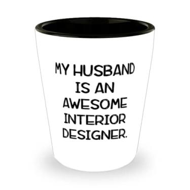 Imagem de My Husband Is An Awesome Interior Designer. Copo de tiro, presente de marido da esposa, copo de cerâmica para marido