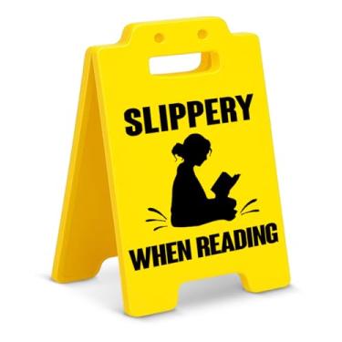 Imagem de Placa de leitura engraçada para decoração de livros presentes escorregadios ao ler placa de mesa decoração de escritório em casa presentes para leitores amantes de livros