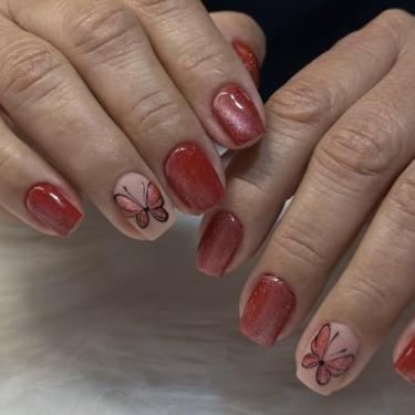 Imagem de Unhas postiças curtas quadradas de olho de gato vermelho com design simples de borboleta, capa completa, cola artificial em bastão falso para mulheres, 24 peças