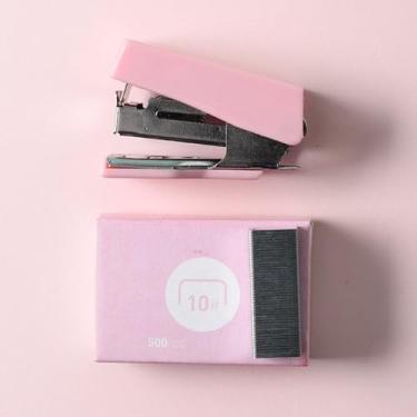 Imagem de Conjunto de mini grampeador, grampeador de mesa pequeno bonito e grampeador portátil e 10# 500 peças de grampos para material escolar de escritório (rosa)