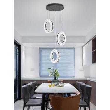 Imagem de Lustre de cristal moderno com 3 luzes, estilo nórdico, LED regulável, luminária pendente para sala de jantar com anel dourado e controle remoto. Luminária pendente redonda e elegante para sa