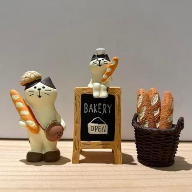 Imagem de Dylayos Coleção Miniatura Cat Baker, conjunto de estatuetas decorativas de 3 peças, tema de padaria com placa de quadro-negro, gato com baguete, cesta de pão, decoração de mesa de escritório em casa