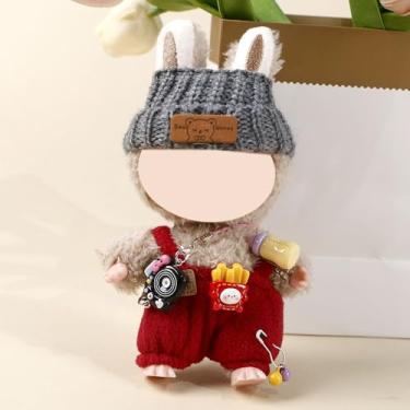 Imagem de Compatível com Labubu (sem boneca) - Conjunto de gorro de malha cinza e macacão de pelúcia vermelho com batatas fritas e detalhes de câmera, roupas para bonecas de pelúcia de 15 cm/17 cm