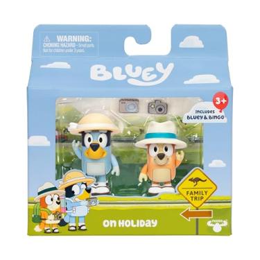 Imagem de Bluey Figure 2-Pack - On Holiday, 2.5 Inch Figures with Accessories, Kids Can Recreate Their Favorite Moments from The Episode, Figures Include Removeable Hats