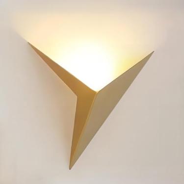 Imagem de Luminária de parede LED 7W para ambientes internos, em formato triangular de ferro, estilo vintage art déco, com intensidade de cor ajustável (3000K/4500K), 2 modos de cor, ideal para sala d