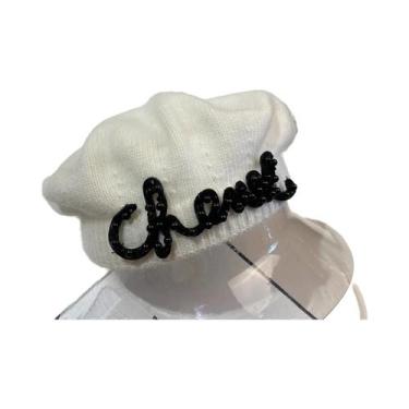 Imagem de Boina Octogonal De Pintor Em Pele De Coelho Com Letras De Pérolas, Que