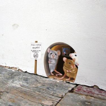 Imagem de Adesivo de parede Whimsical Mouse Hole removível para quarto de crianç