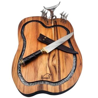 Imagem de Kit Churrasco Artesanal Damascus Design – Tábua de Churrasco e Faca do Chef com Lâmina de 8" em Aço Inox 420 e Cabo de Chifre Torneado Para Churrasco WOODBULL