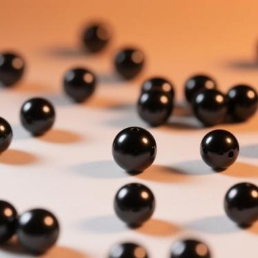 Imagem de Laopottbeads 350 peças de pérolas pretas de 10 mm para fabricação de joias, kit DIY de pérolas redondas para pulseiras, brincos, colares e tornozeleiras