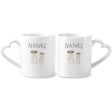 Imagem de Canecas para casal com pintura de ilha de cogumelo natural de cerâmica branca com alça de coração 355 ml