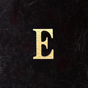 Imagem de BWRMHME Letras e números autoadesivos de latão sólido com textura de estria maleolar – Alfabeto de metal de 4,5 cm de ouro antigo para porta, parede, placa de sinalização de caixa de correio, rua e