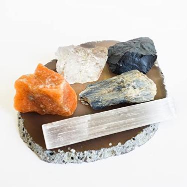 Imagem de Conjunto Espiritualidade com 5 Pedras Brutas Mistas Na Base Ágata Natural, Calcita Laranja, Cianita Azul, Cristal de Quartzo Transparente, Hematita e Bastão de Selenita Branca