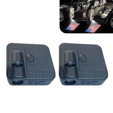 Imagem de CyperFair 2 peças de projetor padrão de luzes de porta de carro com bandeira americana, padrão de fibra de carbono, caixa de LED, luz de boas-vindas, distância e luz, acessórios de decoração com