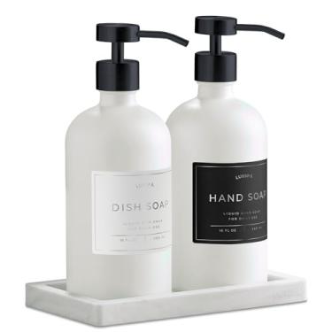 Imagem de Lusspa Dispensador de sabonete de loção, mãos e louça para pia de cozinha - Conjunto de 2 garrafas de vidro de 500 ml com bomba de aço inoxidável, 15 etiquetas à prova d'água e bandeja de silicone