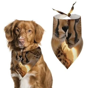Imagem de Cachecol triângulo de poliéster estampado Cheetah Love - Tamanho único (70 x 30 cm)