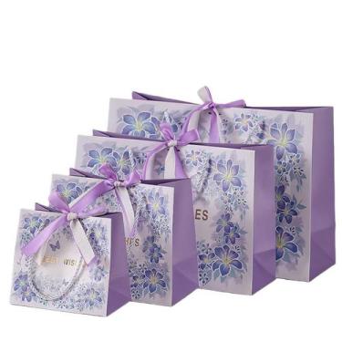 Imagem de Bolsa de presente, papelão branco, floral elegante, tamanhos variados,
