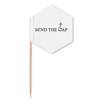 Imagem de Lap Across Pay Attention, bandeiras de palito, palitos de cupcake, festa comemoração